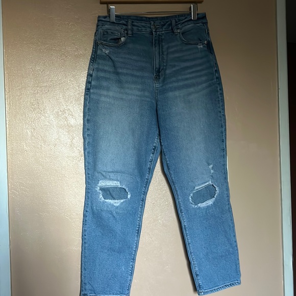American Eagle Outfitters Denim - American eagle curvy mom jeans size 10
